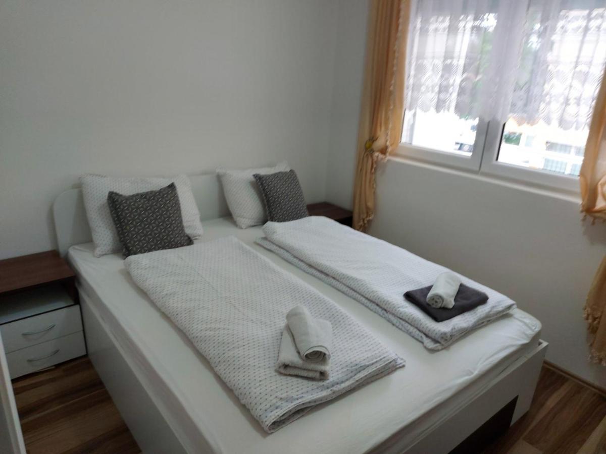 Adam' S Apartment 3 Kladovo Esterno foto