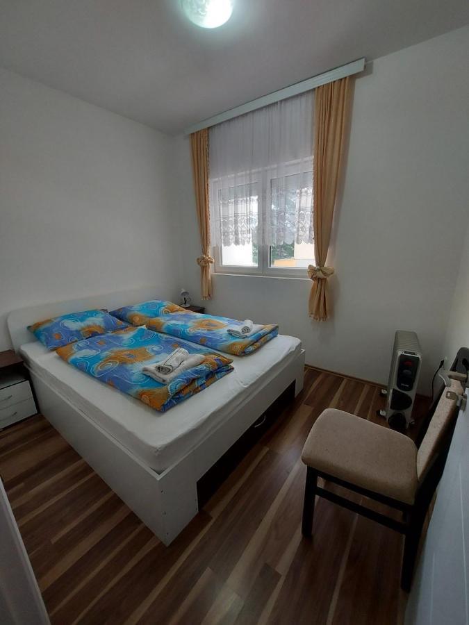 Adam' S Apartment 3 Kladovo Esterno foto